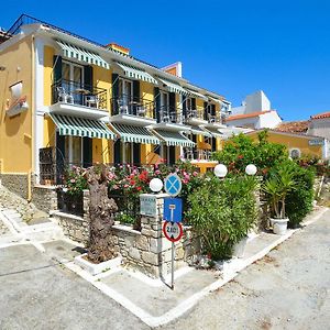 Samaina Hotel